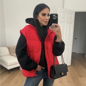 Red vest M